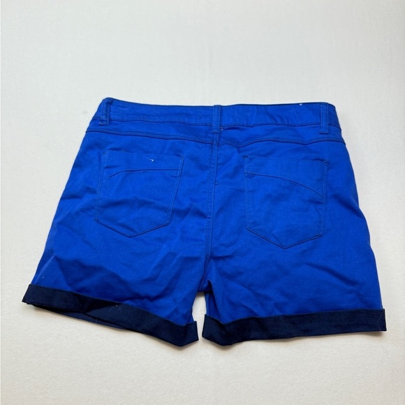 Blue Jean Shorts Size 14 with Rolled Cuffs and Button-Fly - Picture 2 of 4